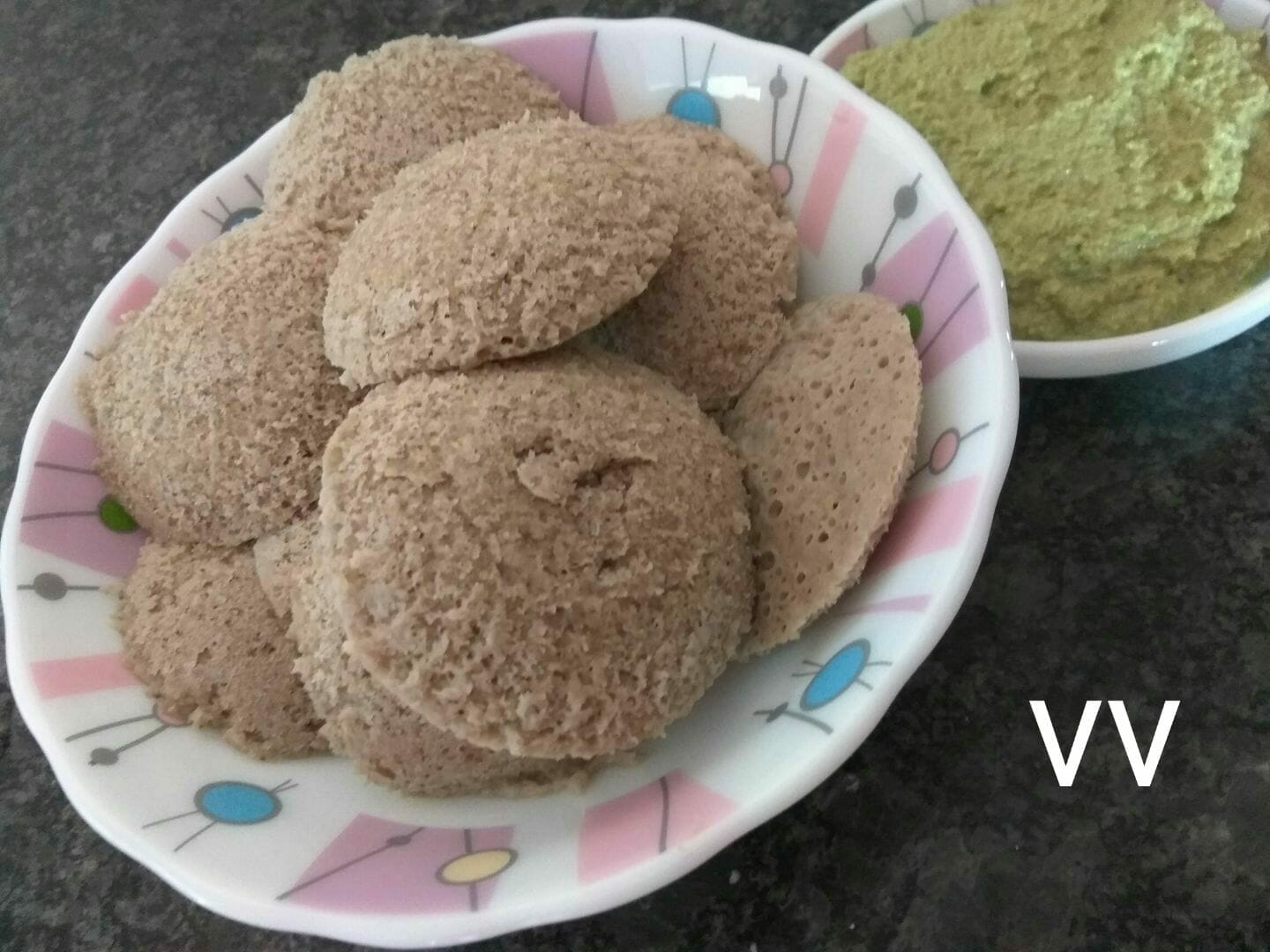 bajra-kambu-pearl-millet-idlis-the-millet-table